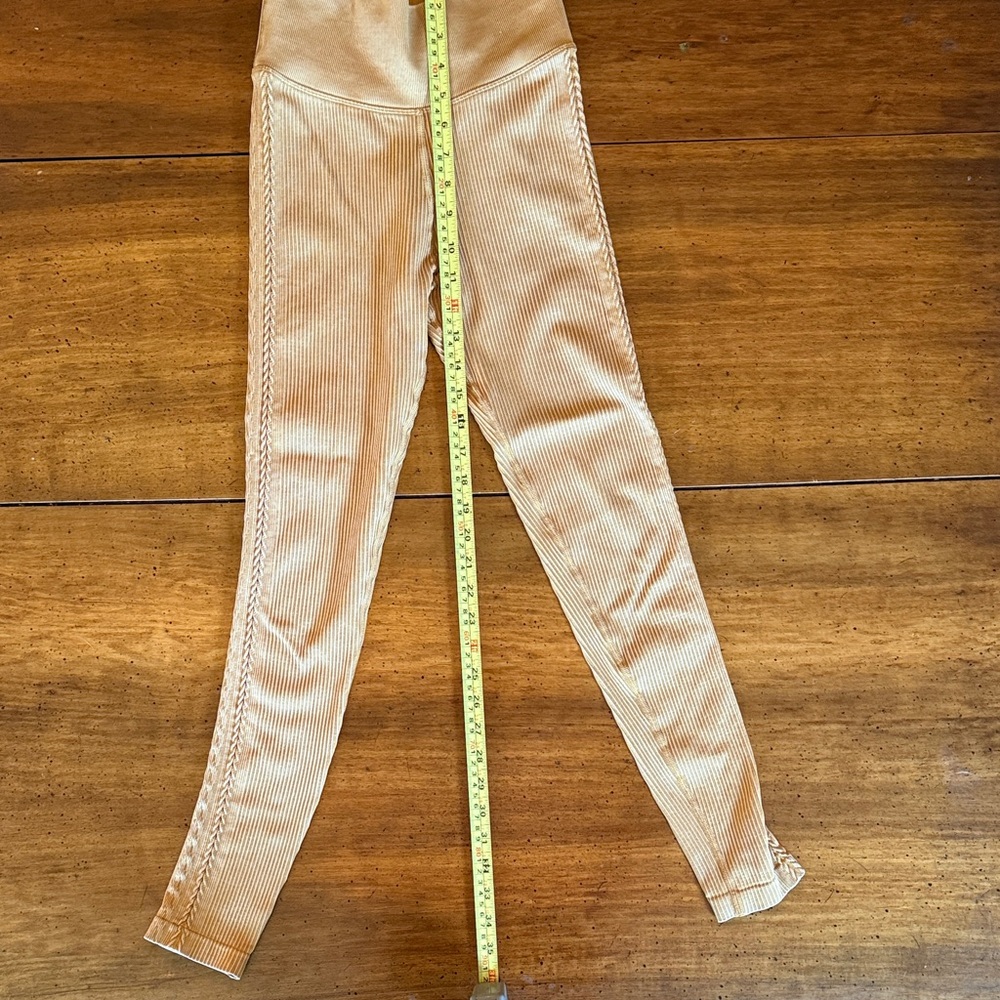 Offline Gold Ribbed Leggings with Side Braid Detail - Picture 4 of 4